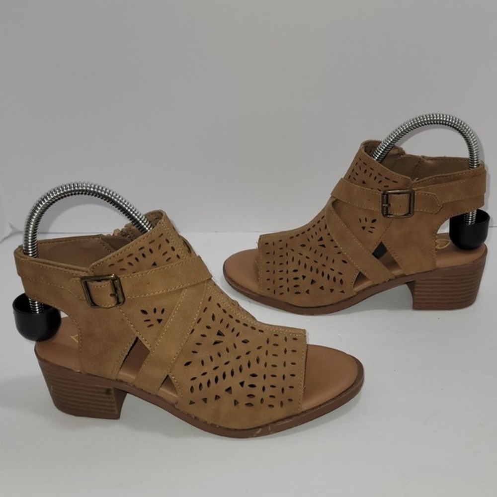 Justice Tan Laser‑Cut Open Toe Heeled Sandals Sz 5 Festival Southwestern Boho